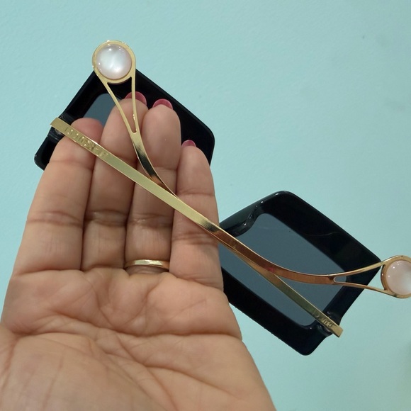 Gucci Black Sunglasses with Crystal Accents - Picture 3 of 6